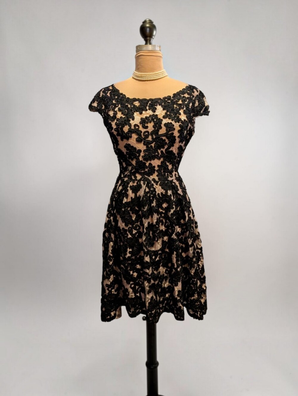 Black Lace Over Metallic Gold Cocktail, Party, HOCO Dress Fit & Flare Sz 8 -10